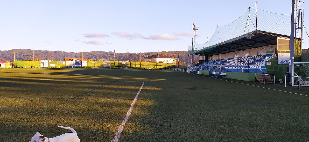 Campo de Fútbol de Laxes