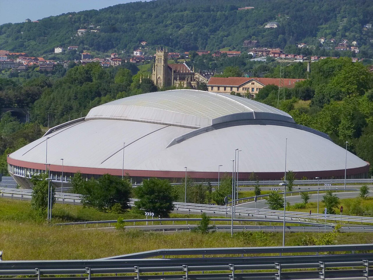 Illunbeko zezen plaza
