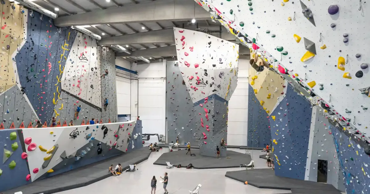 SHARMA CLIMBING GAVÀ