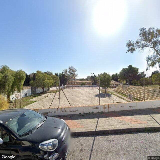 Pista en Luis Rosales