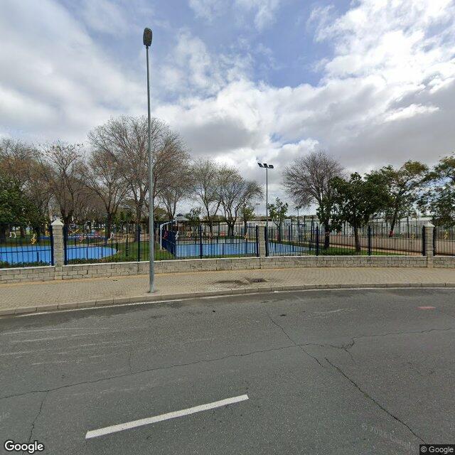 Pista en Glorieta Gonzalo Torrente Ballester