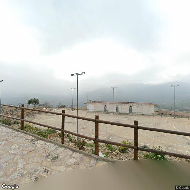 Pista en Cementiri