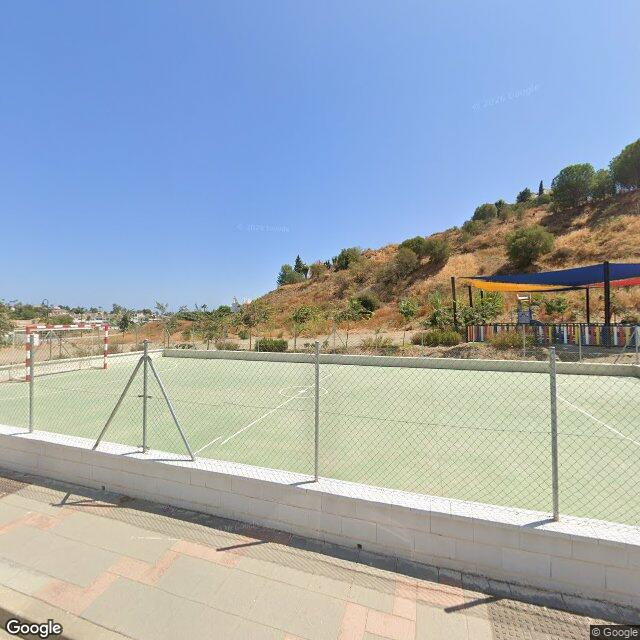 Pista en Jardines del Real