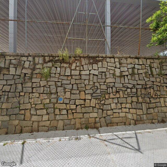 Pista en Muro de Piedra