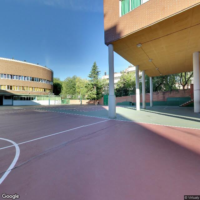 Pista en Manuel María Iglesias