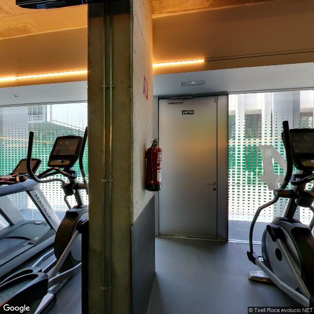 CORNER4 ST. CUGAT