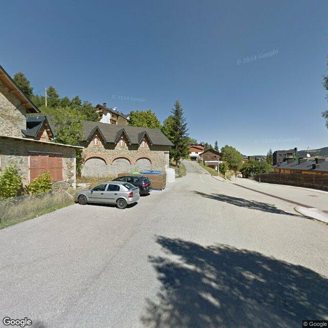 REFUGI XALET CEC - LA MOLINA (ALBERG DE MUNTANYA - FORA DE SERVEI)