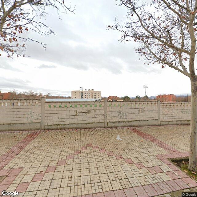 Pista en Antón García Abril