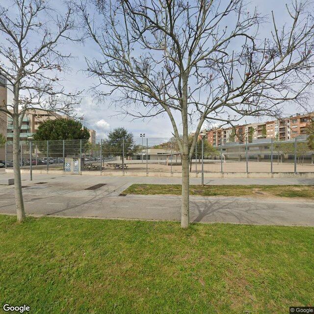 ESCOLA LES ARRELS