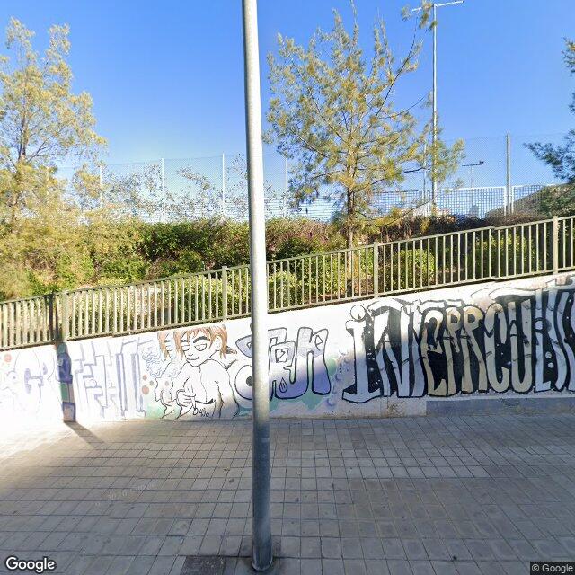 Pista en Pintor Gastón Castelló