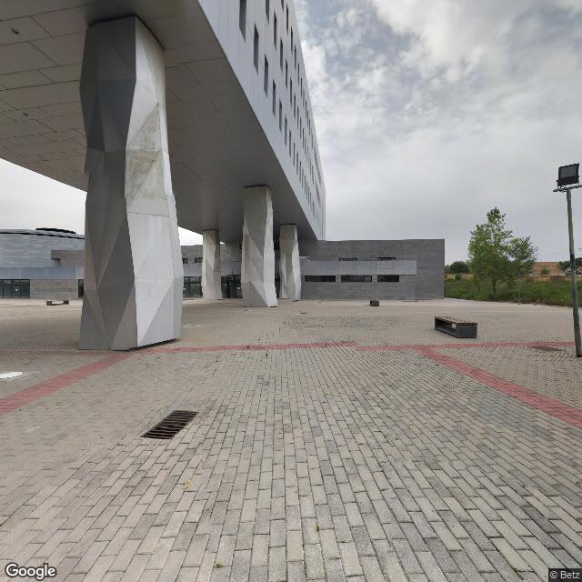 Pista en Salida del Hospital