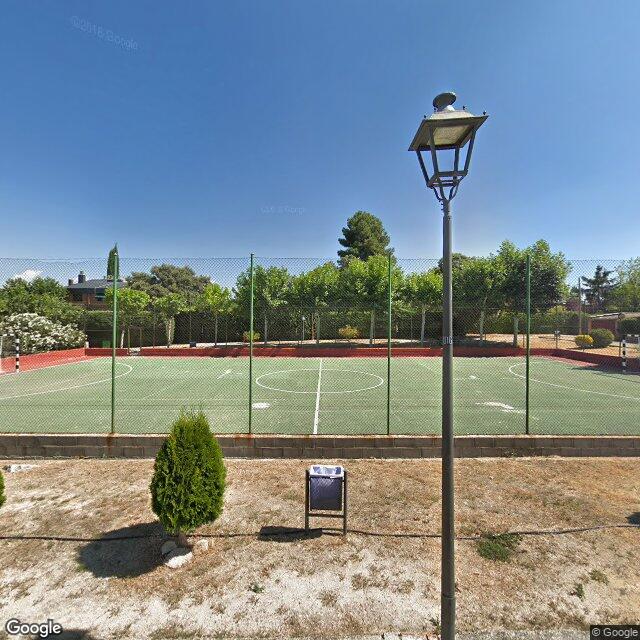 Pista en Urbanización Nido del Águila