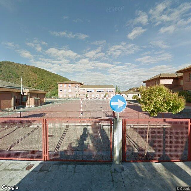 Pista en Río Basa