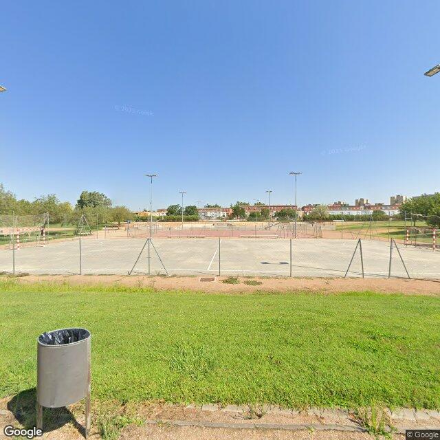 Pista en Anselmo Arenas López